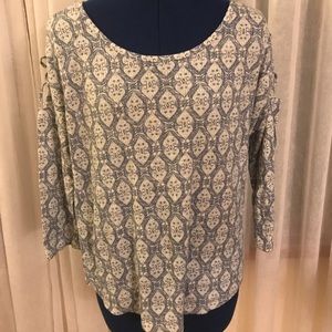 Blue/ white paisley top